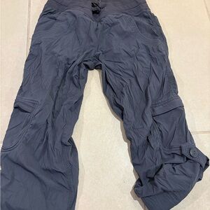 Lululemon Street to Studio Cargo Pants Pinstripe Charcoal Size 6 convertible